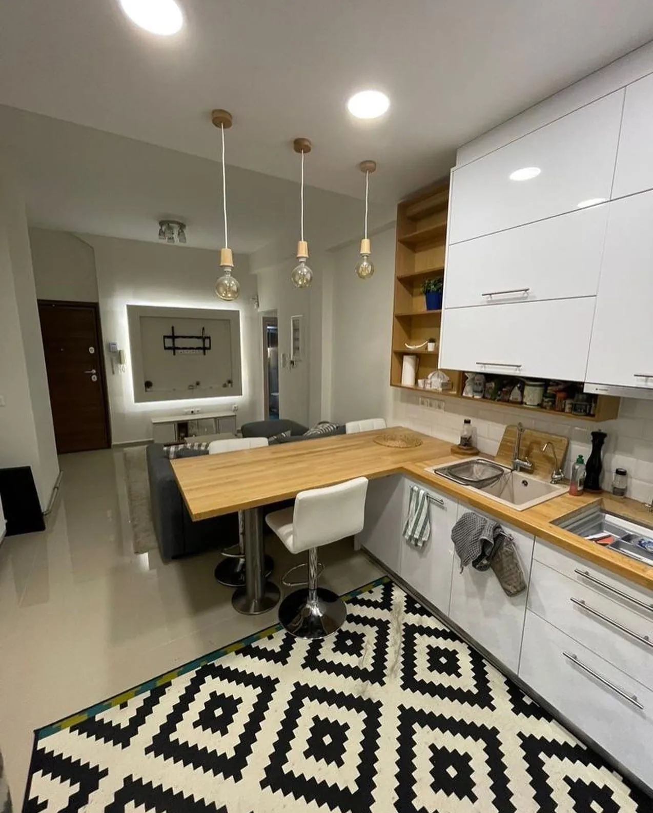 Apartment in Pagrati, Athens, Greece