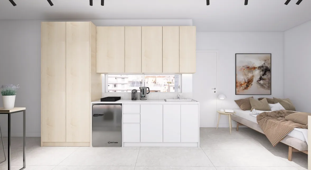 Prime Location Apartment in Piraeus, Greece
