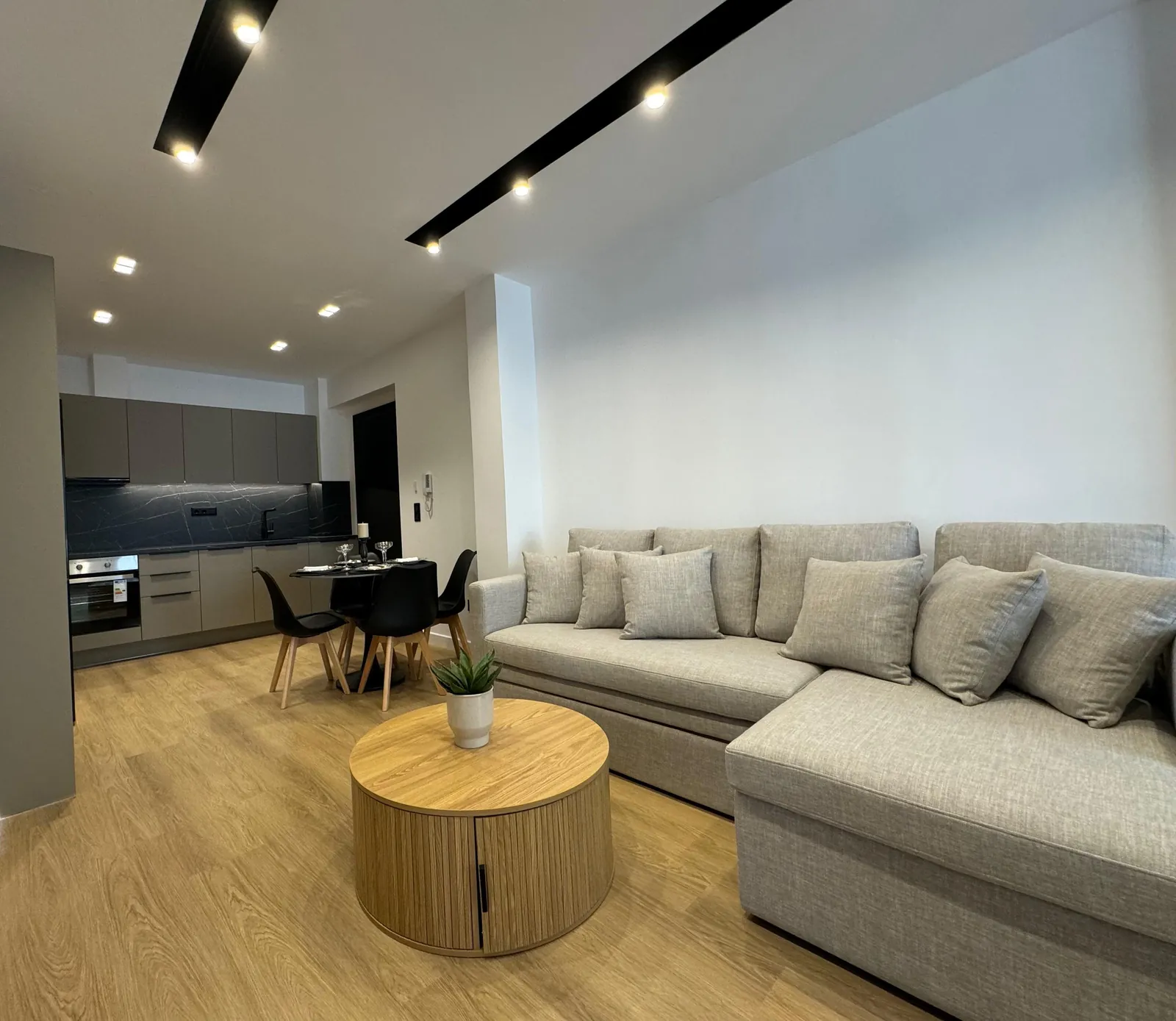 GOLDEN VISA - Furnished Apartment in Moschato, Athens, Greece — photo 3