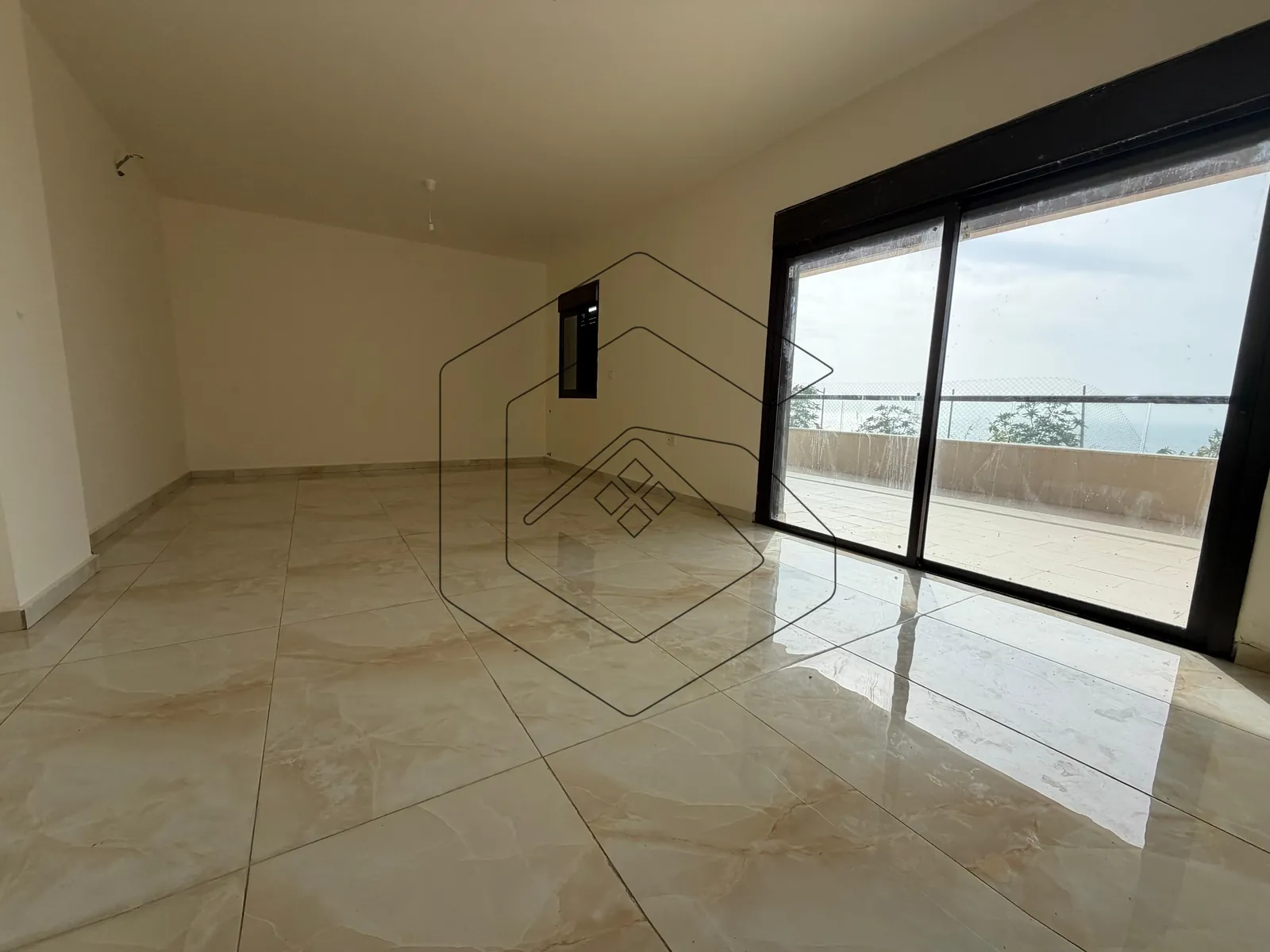 Apartment for Sale In Halat