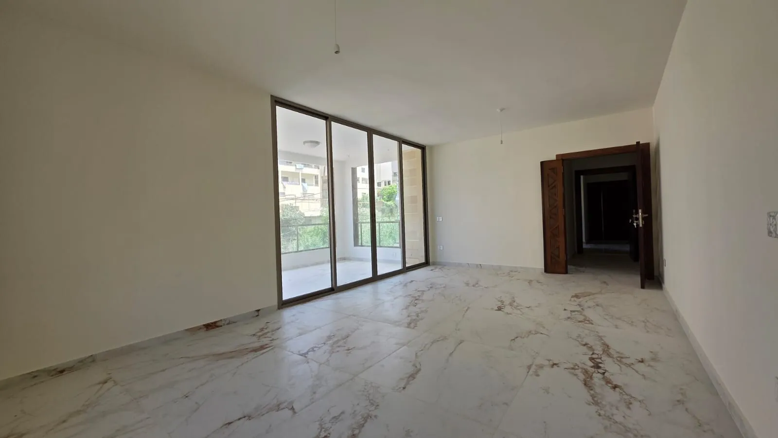 Apartment for Sale in Awkar