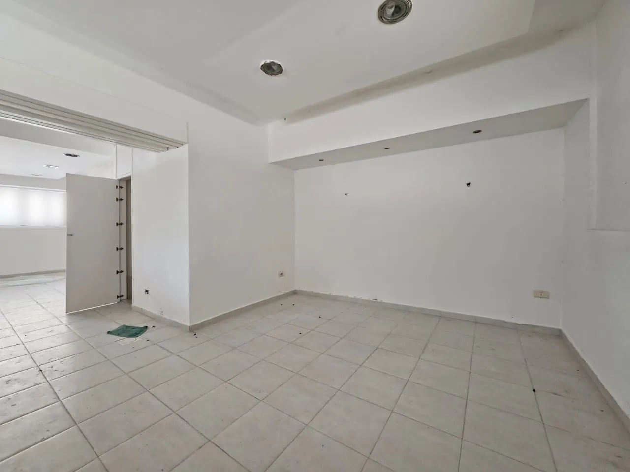 Shop for Rent in Achrafieh — الصورة 3