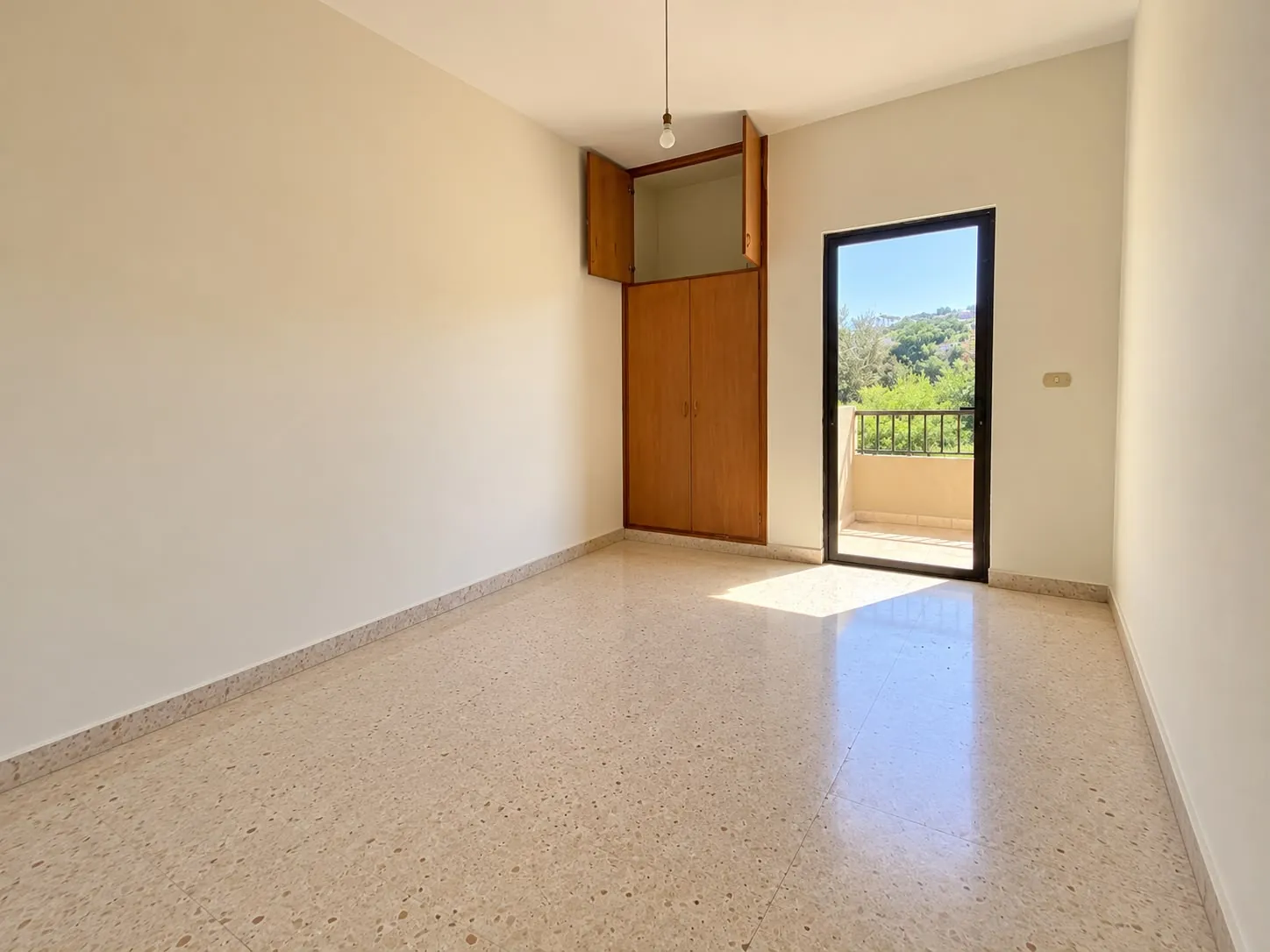 Apartment for Sale In Hboub