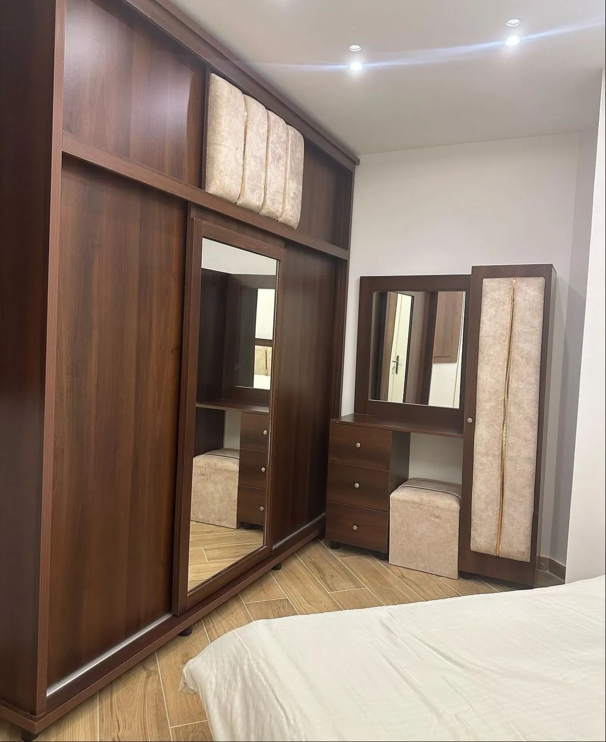 Chalet for Sale In Halat — photo 3