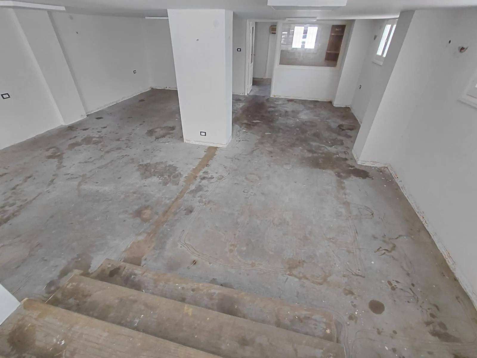 Shop   for Rent In Amchit — الصورة 2