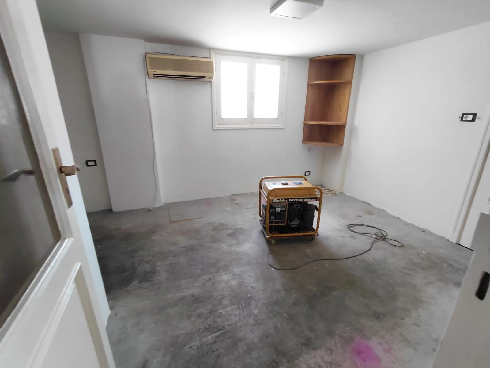 Shop   for Rent In Amchit — الصورة 3
