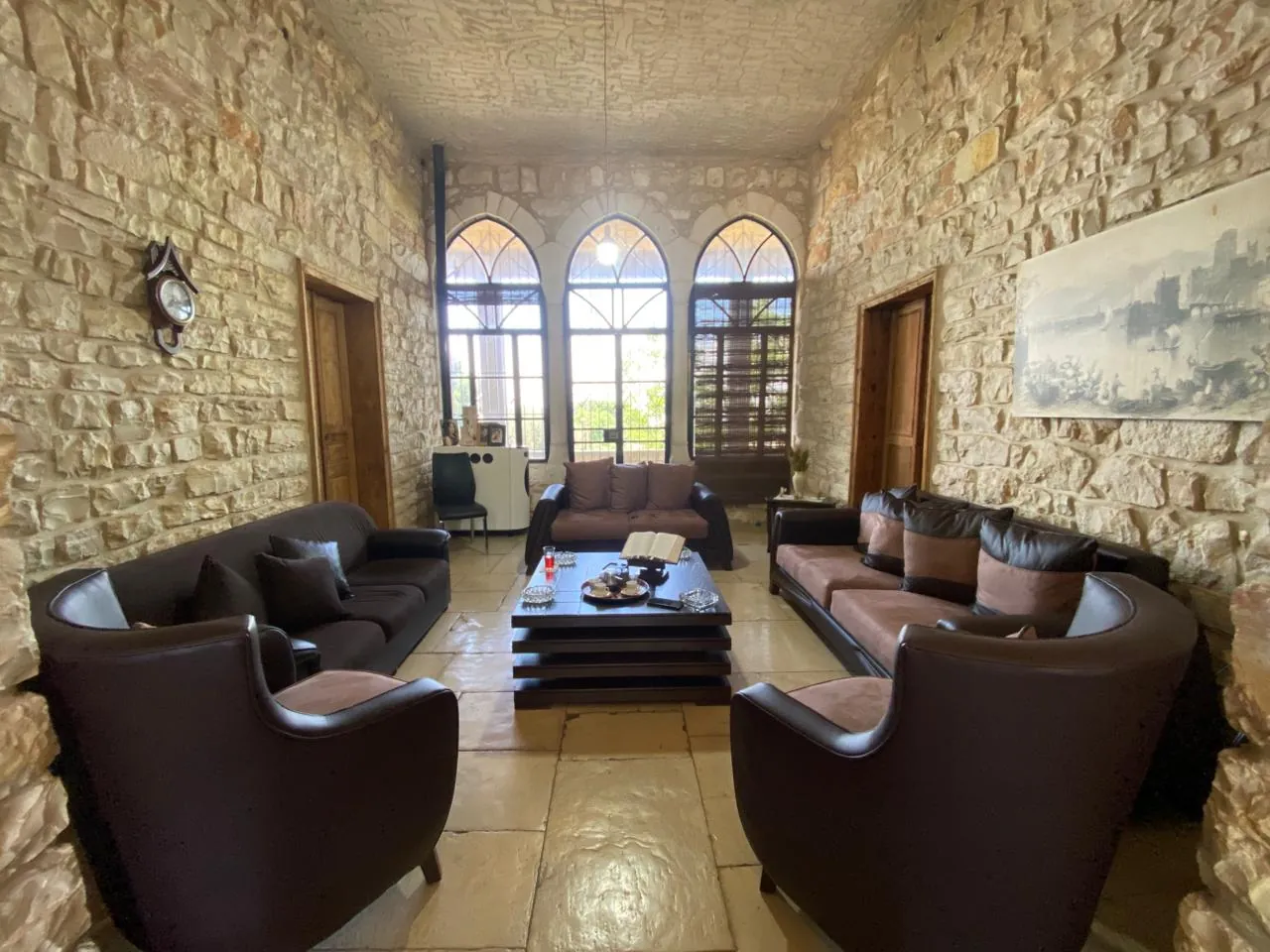 Antique Ancient Stand Alone for Sale in Kherbe