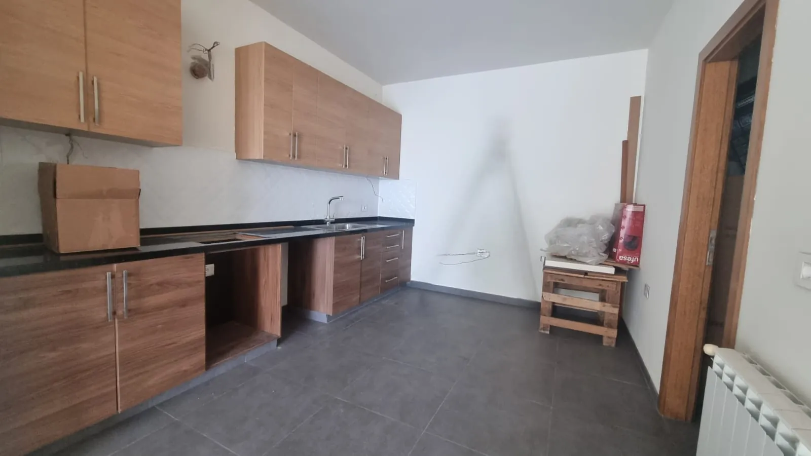 Apartment for Rent In Dik el Mehdi — الصورة 4