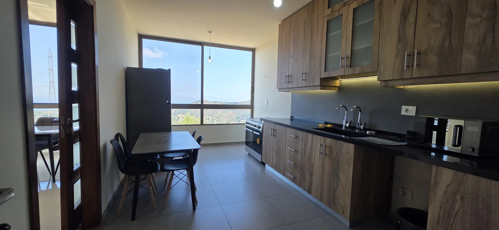 Fully Furnished Apartment for Rent in Mazraat Yachouh — الصورة 2