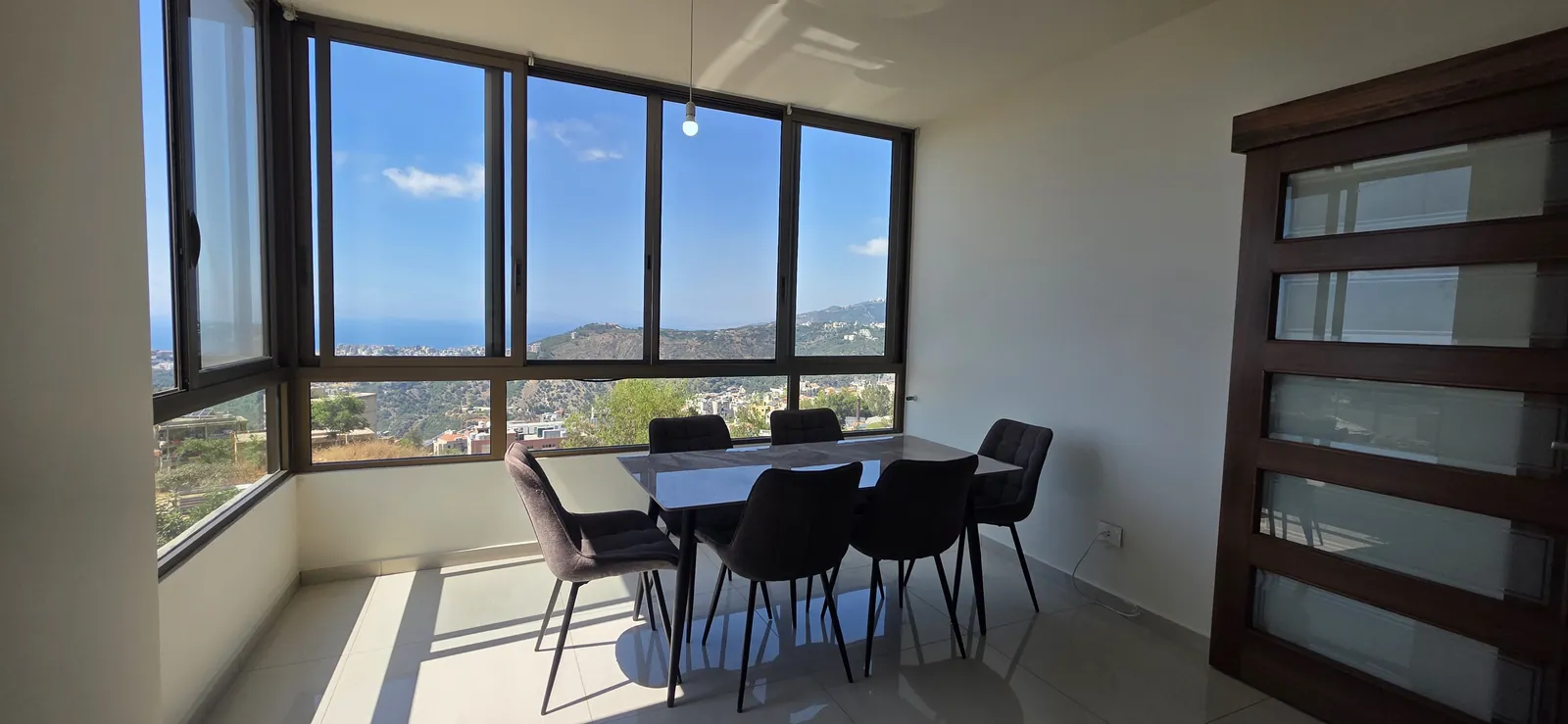 Fully Furnished Apartment for Rent in Mazraat Yachouh — الصورة 3