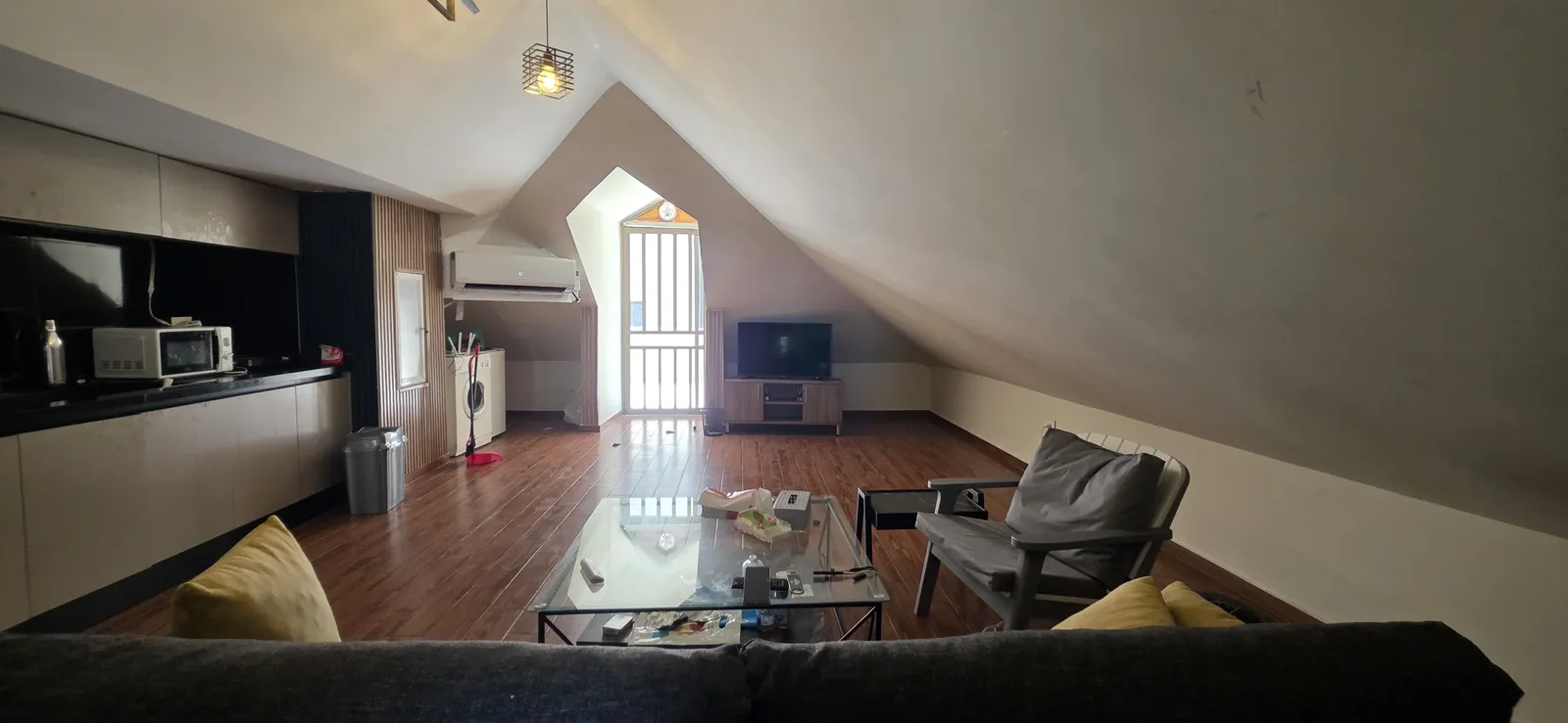 Fully furnished roof apartment for Rent in Mazraat Yachouh — الصورة 2