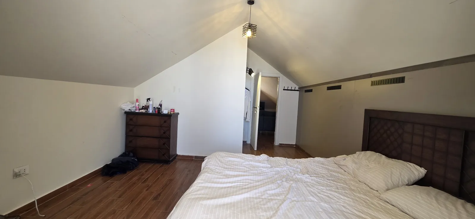Fully furnished roof apartment for Rent in Mazraat Yachouh — الصورة 4