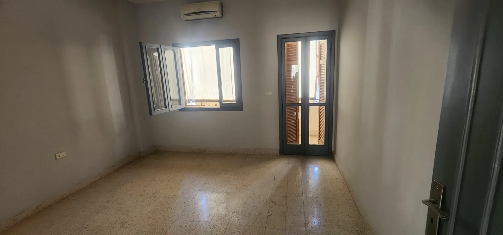 Apartment for Sale at Baouchrieh / Dekweneh — photo 4