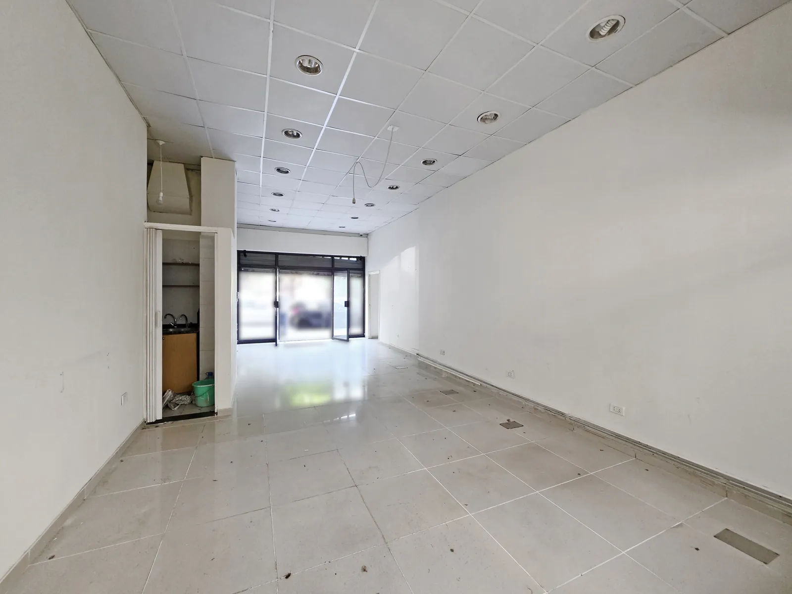 Shop for Rent in Achrafieh — photo 2