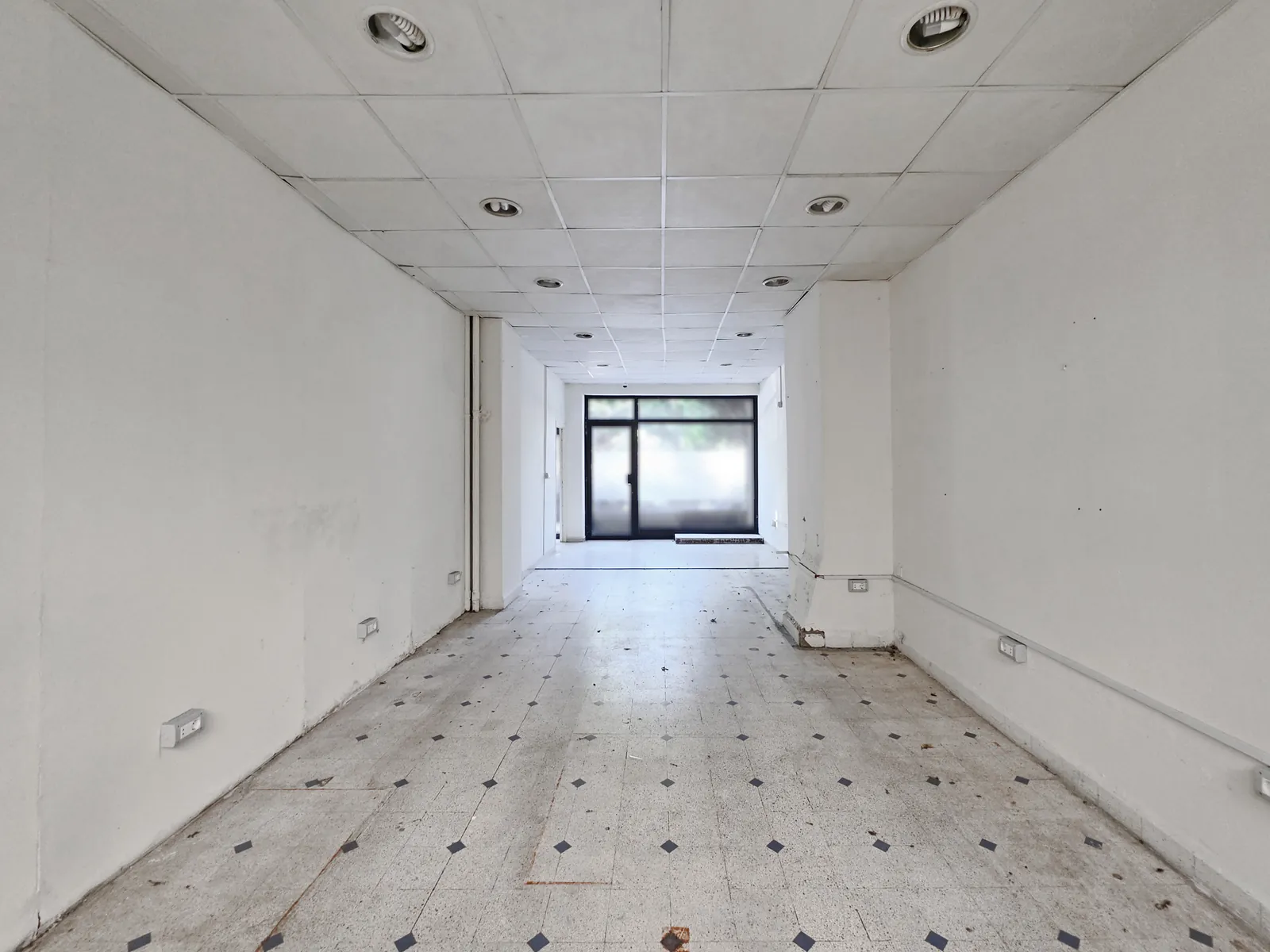 Shop for Rent in Achrafieh — photo 4