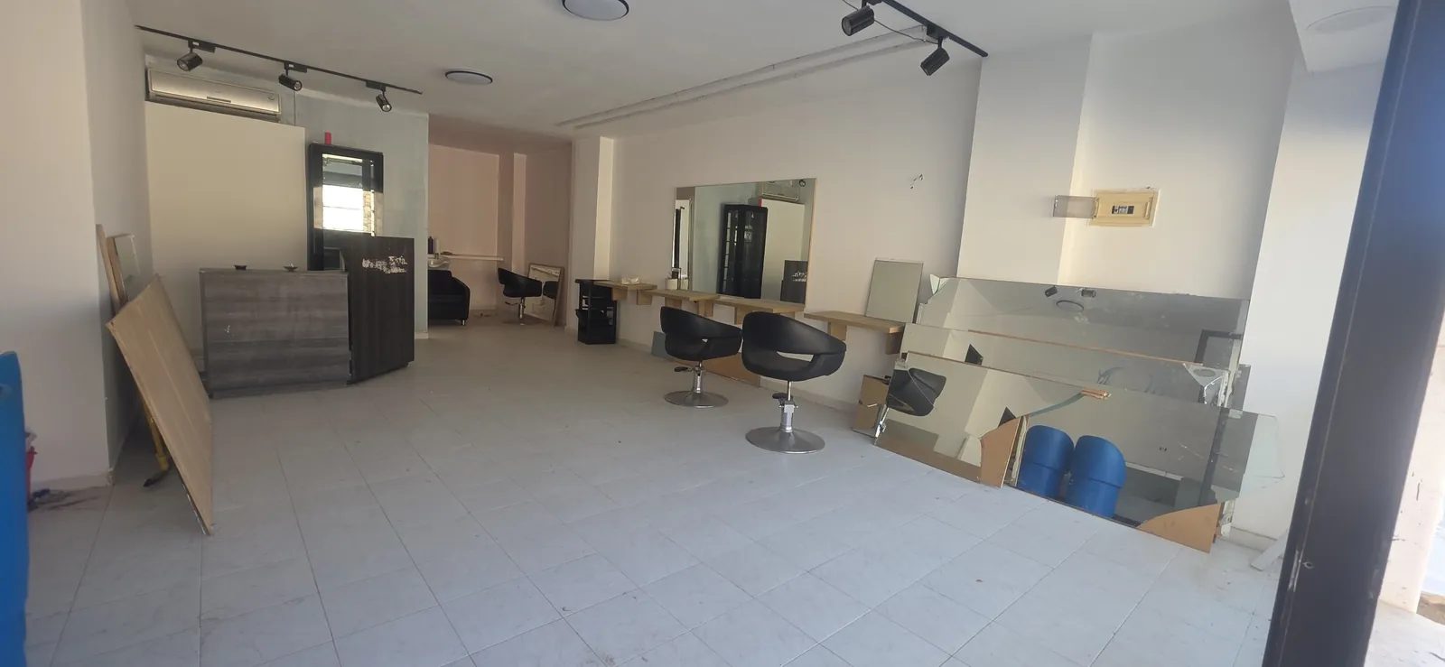 Commercial shop for Rent in Dbayeh