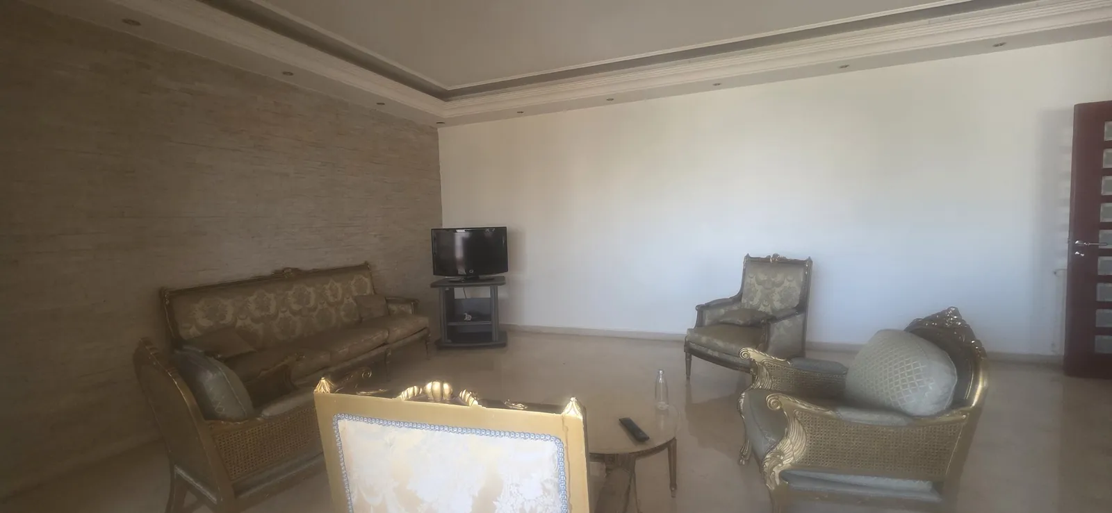 Apartment for Rent in Mtayleb — الصورة 2