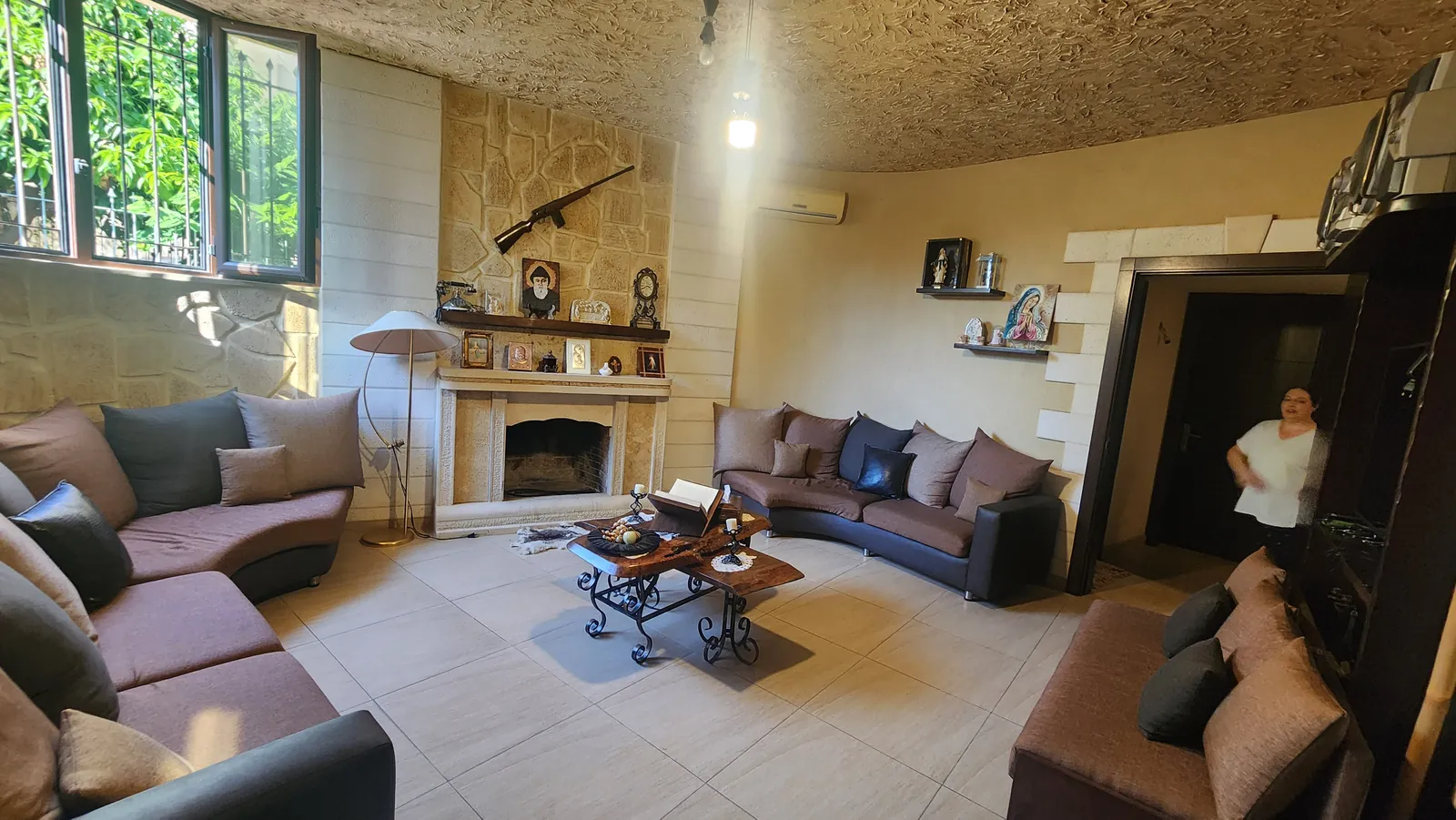 Stand alone for Sale In Amchit