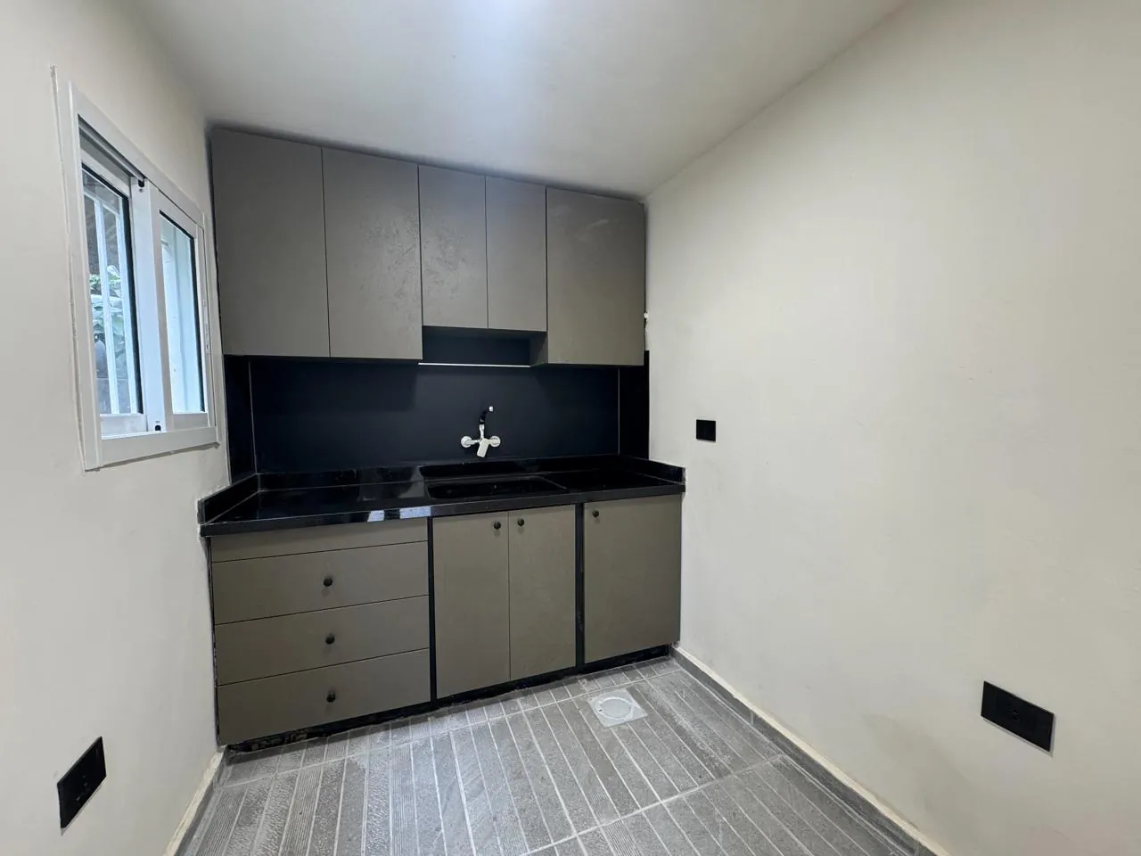 Apartment for Rent In Amchit — الصورة 3