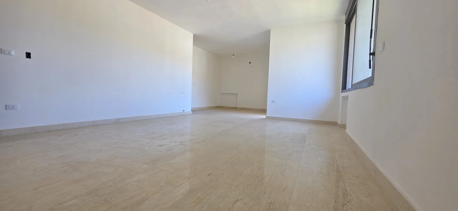 Apartment for Rent in Awkar