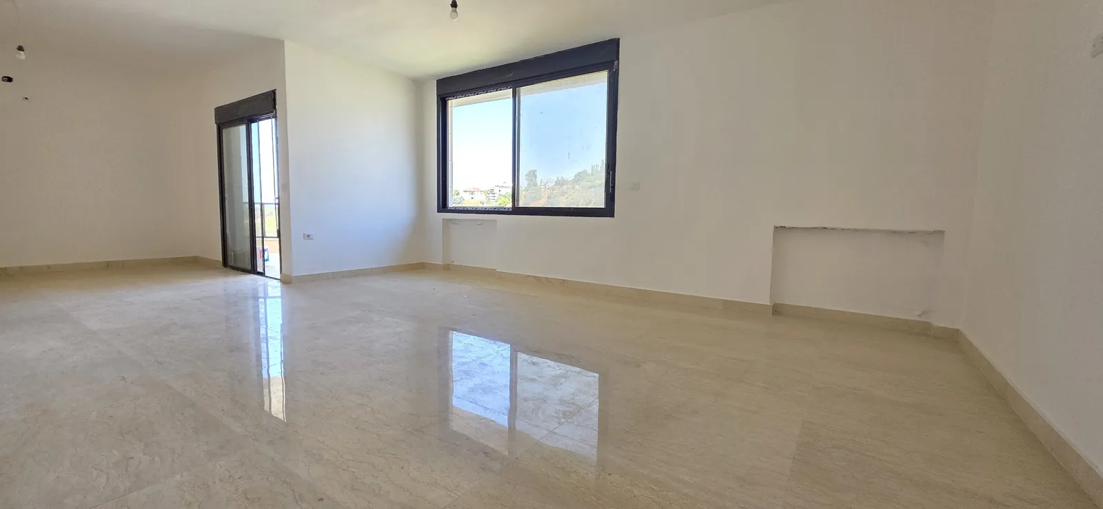 Apartment for Rent in Awkar — الصورة 3
