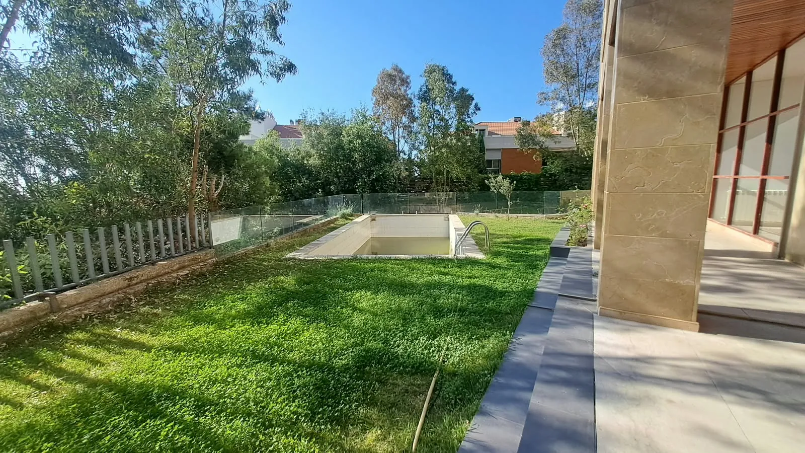 Fully furnished apartment for Rent in Tilal Bhersaf — الصورة 4