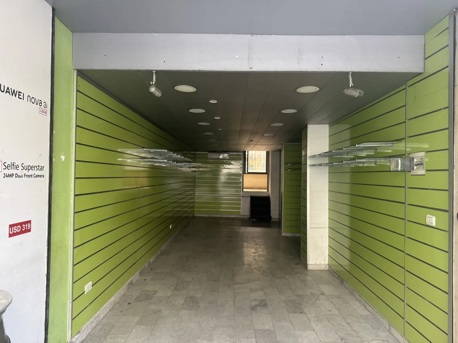 Shop for Rent in Jdeideh — photo 1
