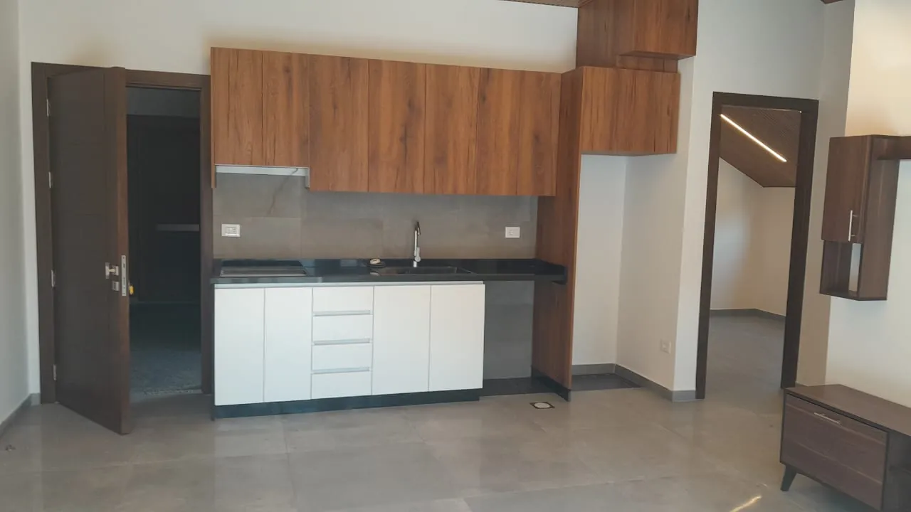 Rooftop for Rent in Sabtieh — الصورة 2