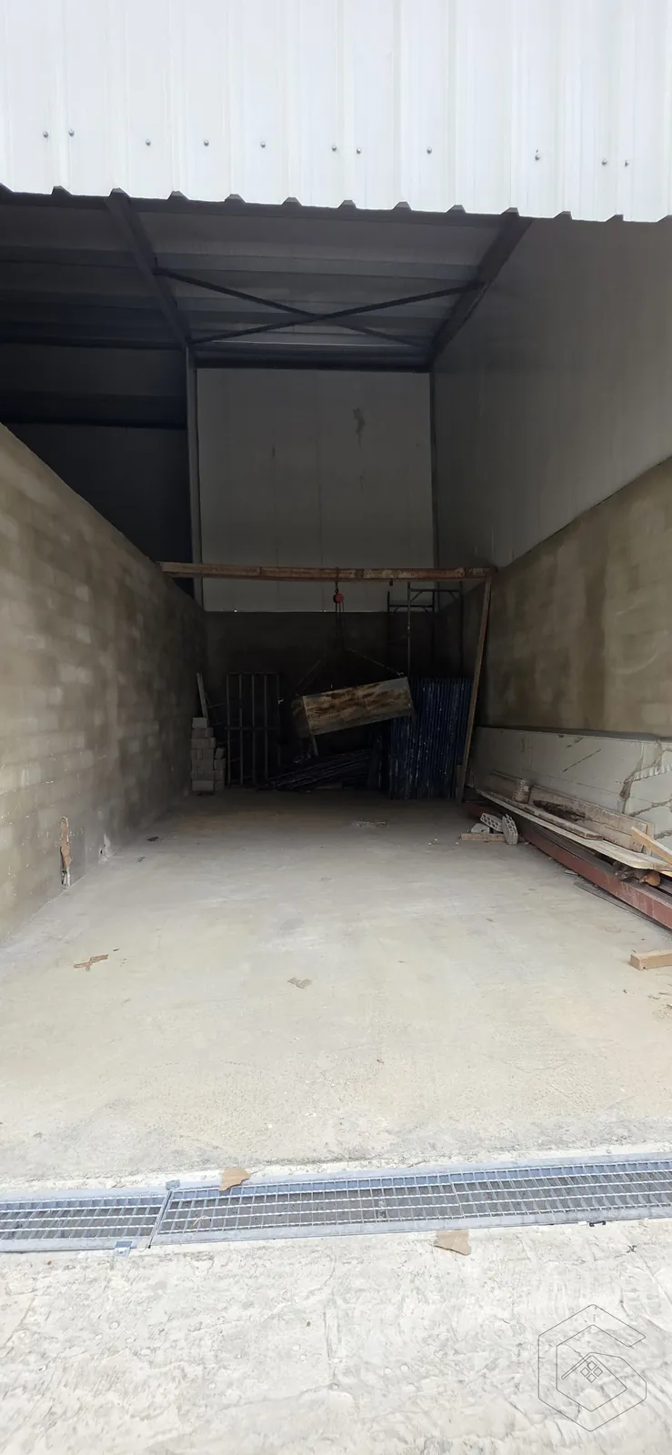 Warehouse for Rent in Mazraat Yachouh