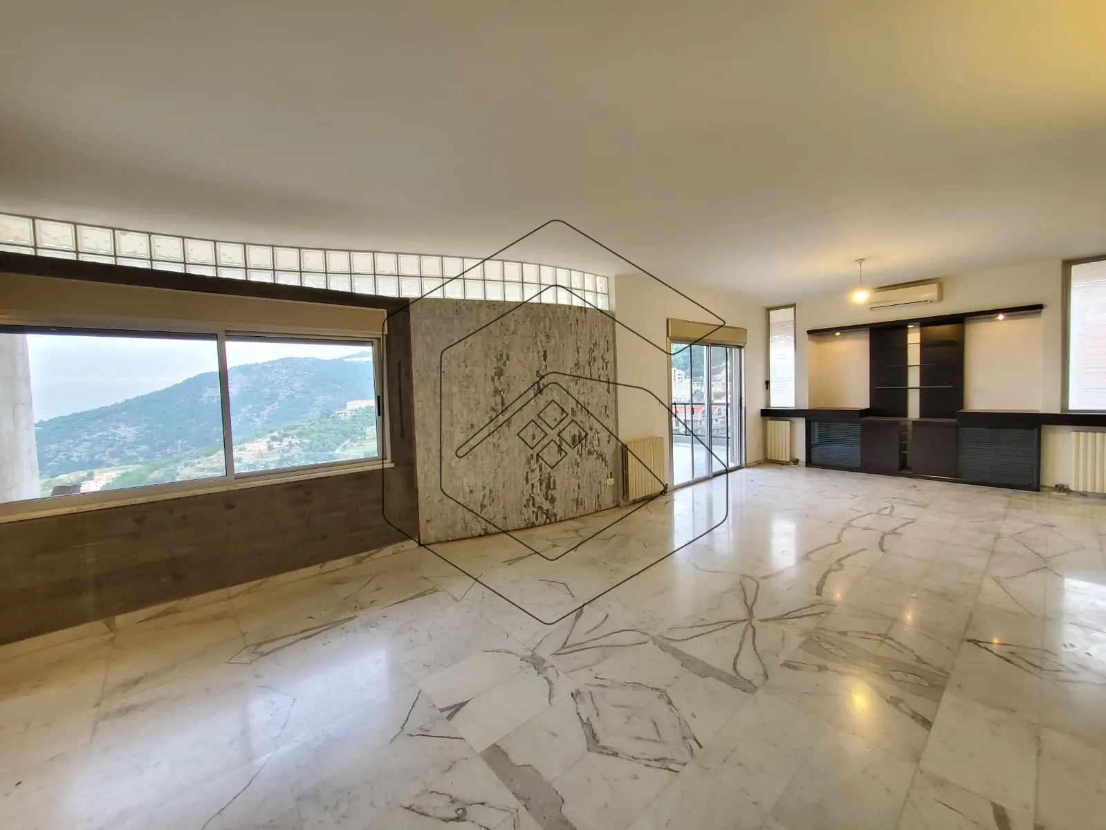 Apartment for Sale In Ain El Rihaneh