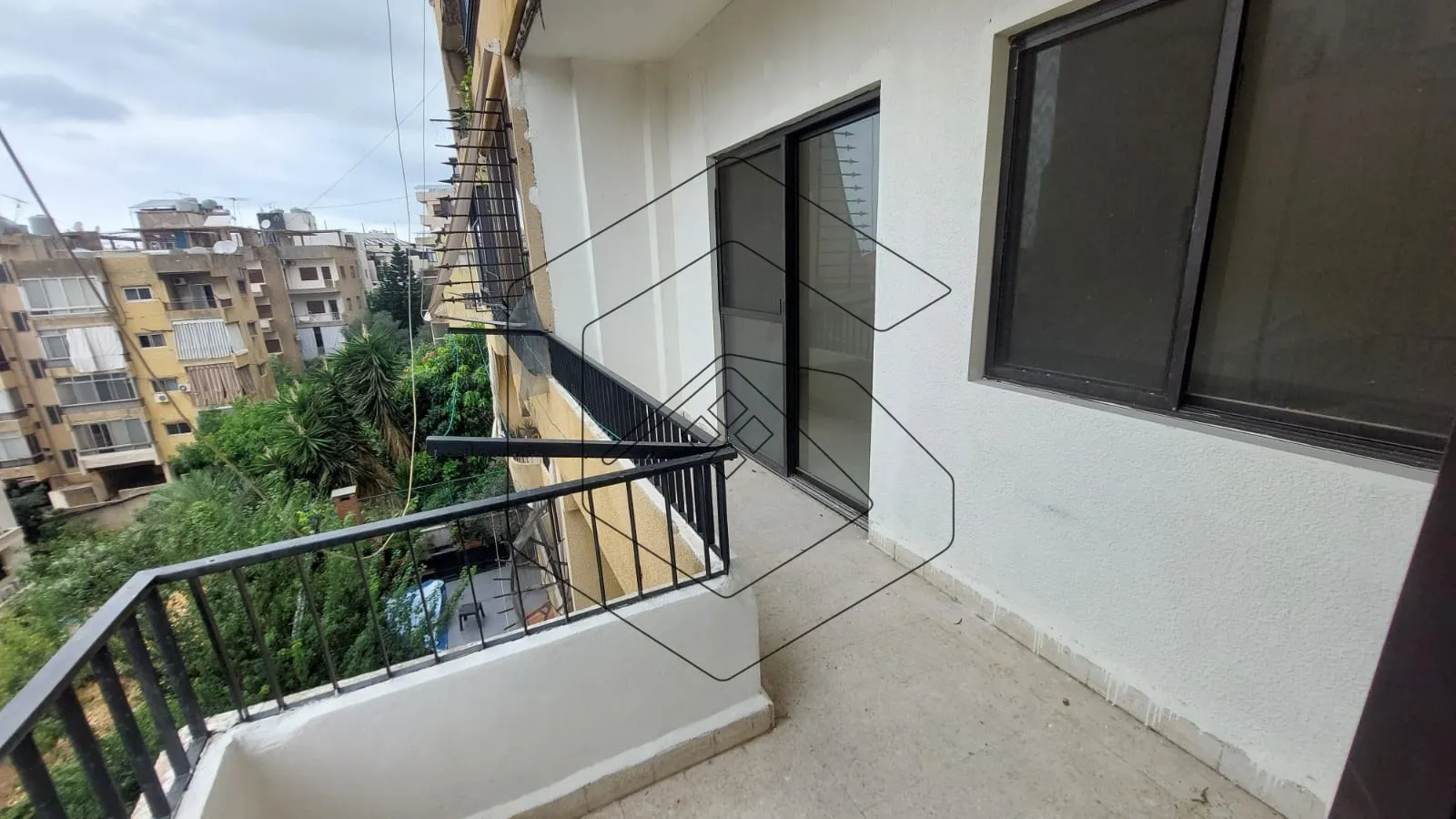 Apartment for Rent In Dbayeh — الصورة 4
