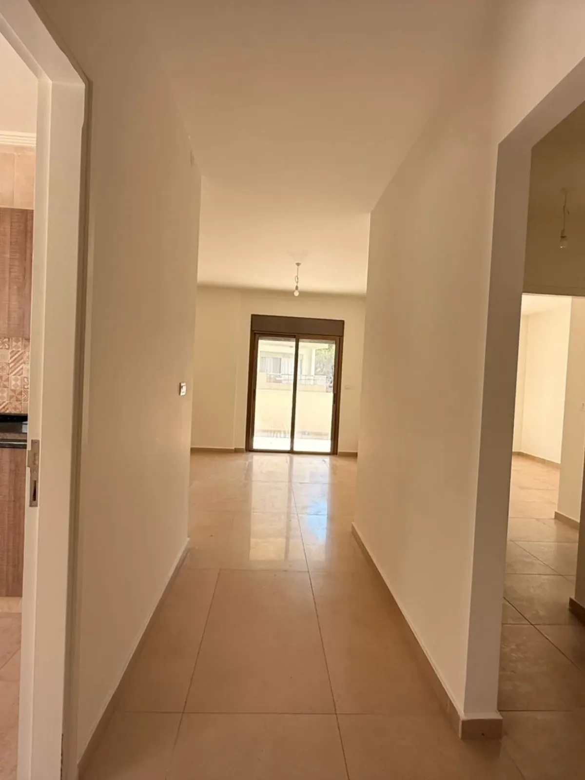 Apartment with Terrace for Sale in Naccache — الصورة 5
