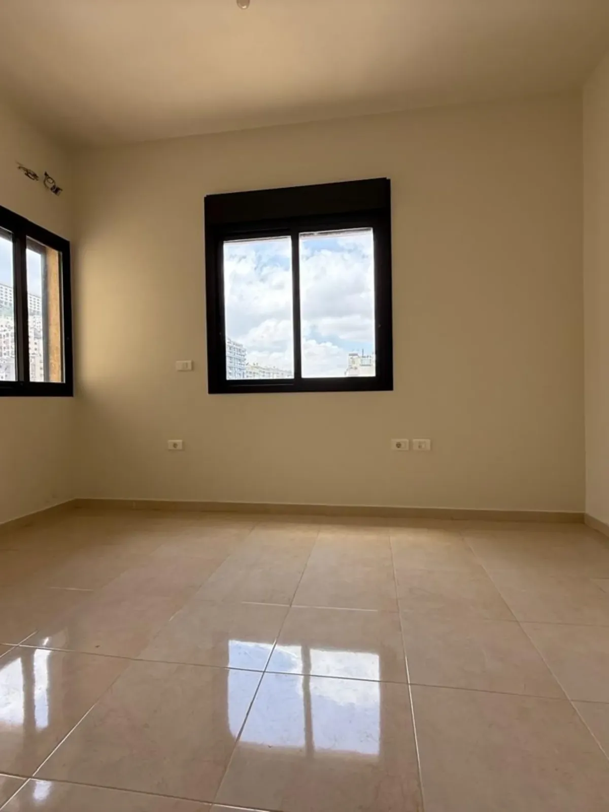 Apartment for Sale in Jal El Dib — الصورة 5