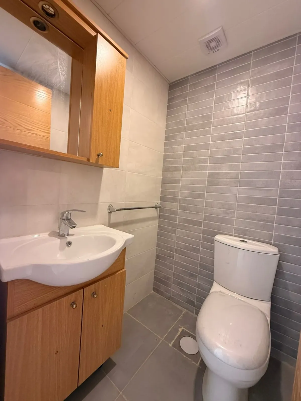 Apartment with Open View Balcony for Sale in Broumana — الصورة 3