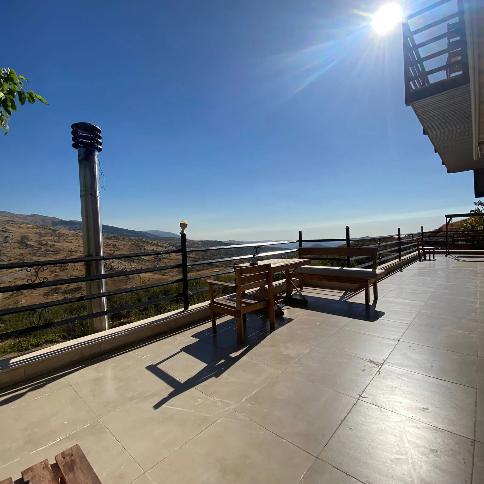 Guesthouse and land for Sale in Ain Dara