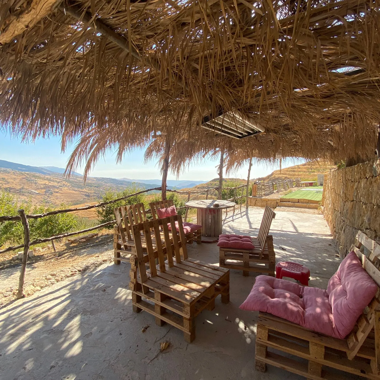 Guesthouse and land for Sale in Ain Dara — photo 2