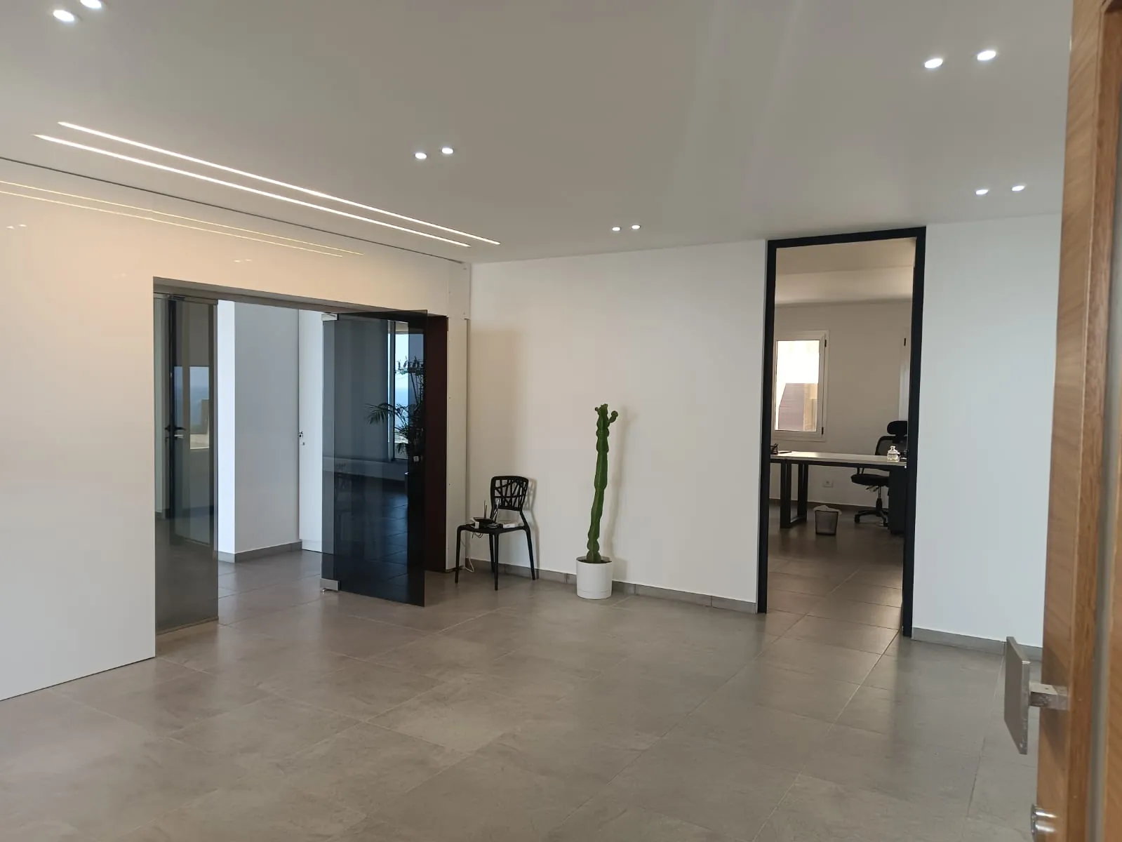 Office for Rent in Jbeil — الصورة 2