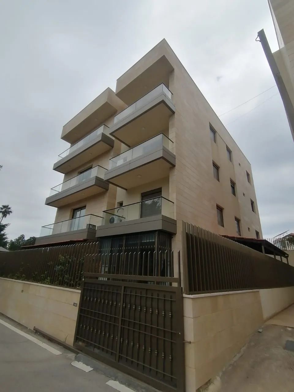 Apartment for Sale in Dbaye — الصورة 5