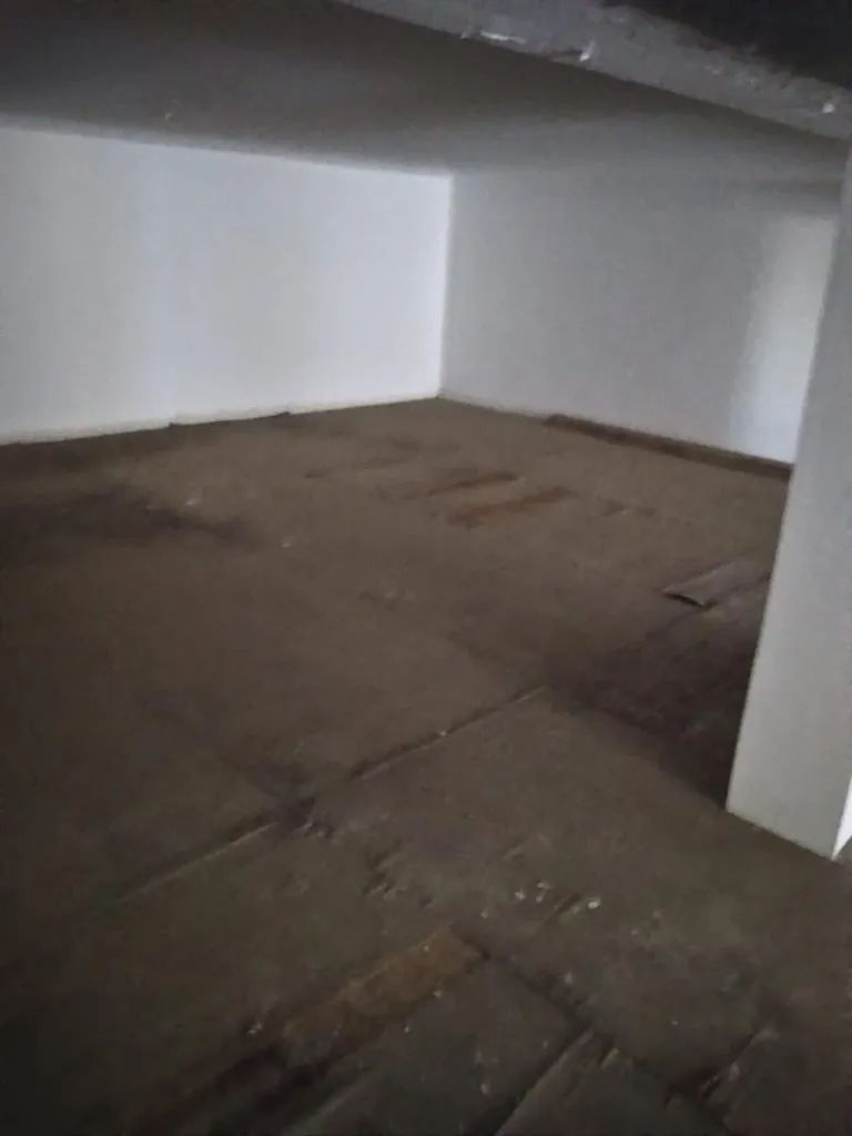 Showroom In Ras El dekwenne for Sale — photo 2