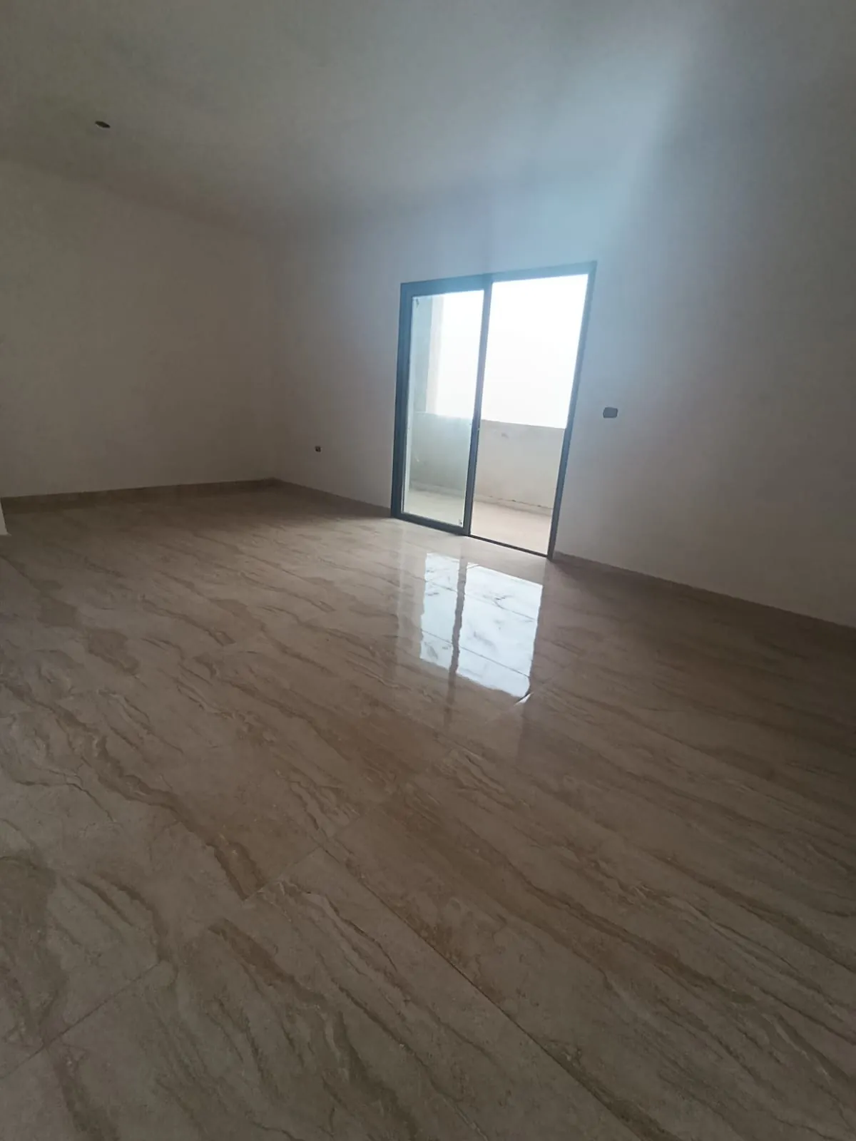 For Sale: Apartment in Mar Chaaya, Metn