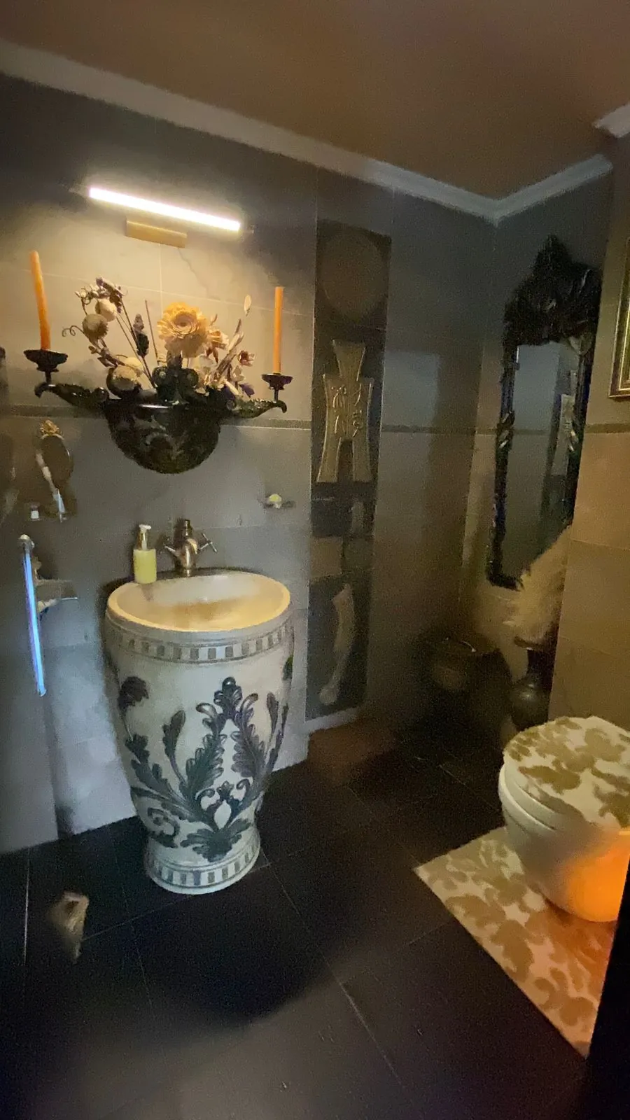 For Sale: Apartment in Qennabet Broummana, Metn — photo 2
