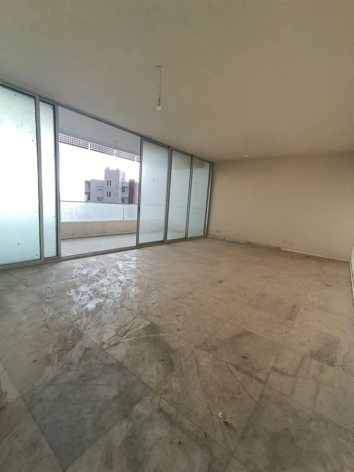 For Sale: Apartment in Jal El Dib, Metn