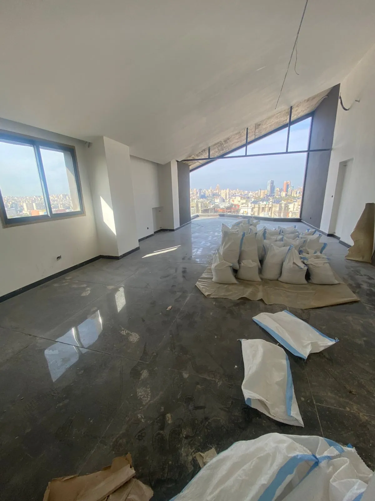 For Sale: Apartment in Hazmieh, Metn — photo 3