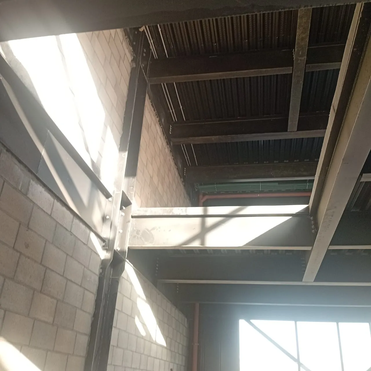 For Rent: Shop in Hazmieh, Baabda