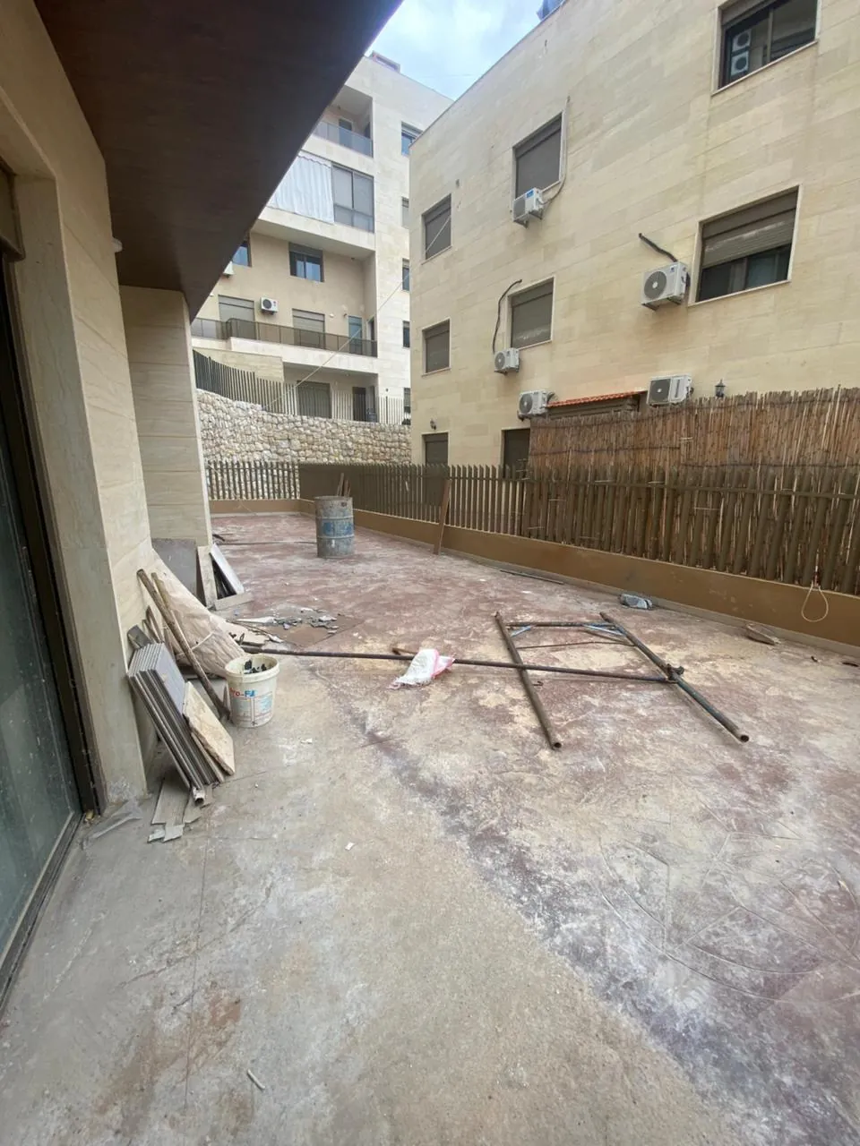 For Sale: Apartment in Monteverde-Metn — photo 2