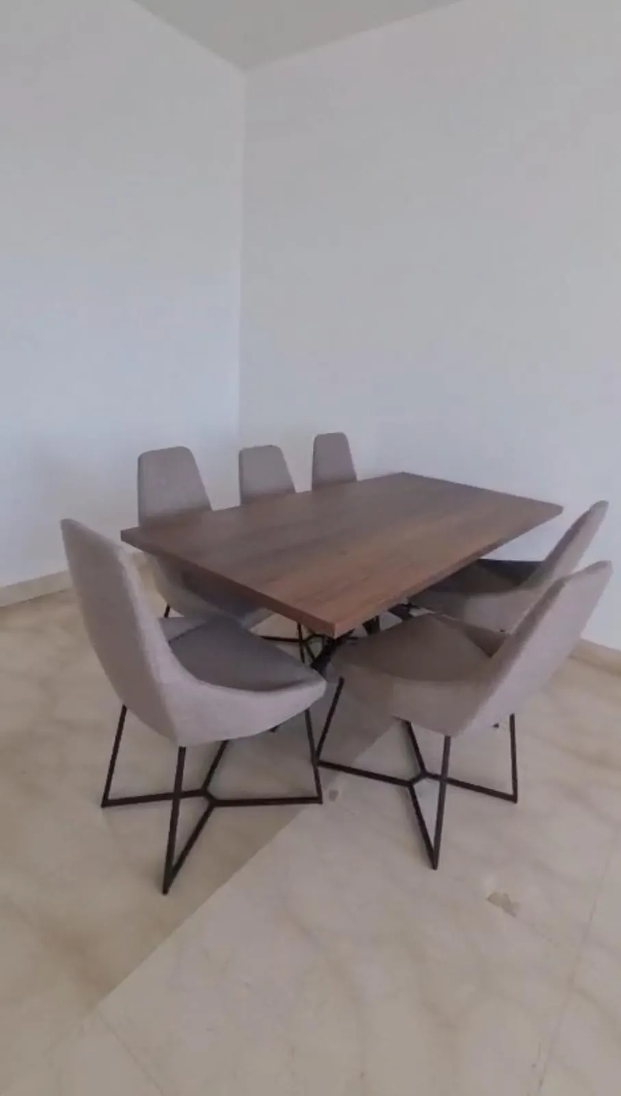 For Sale: Apartment in Hamra- Jeanne D’Arc — الصورة 3