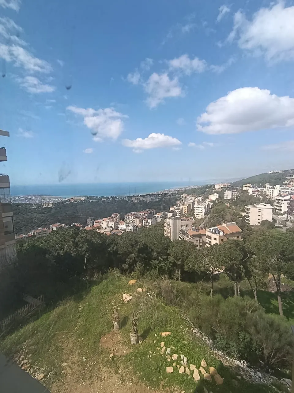 For Sale: Apartment in Ain Saade