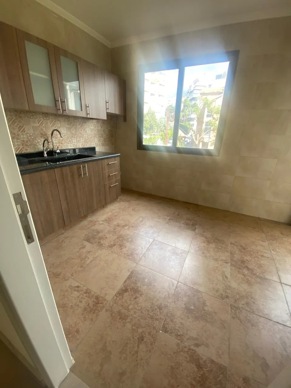 For Sale: Apartment in Naccache — photo 2
