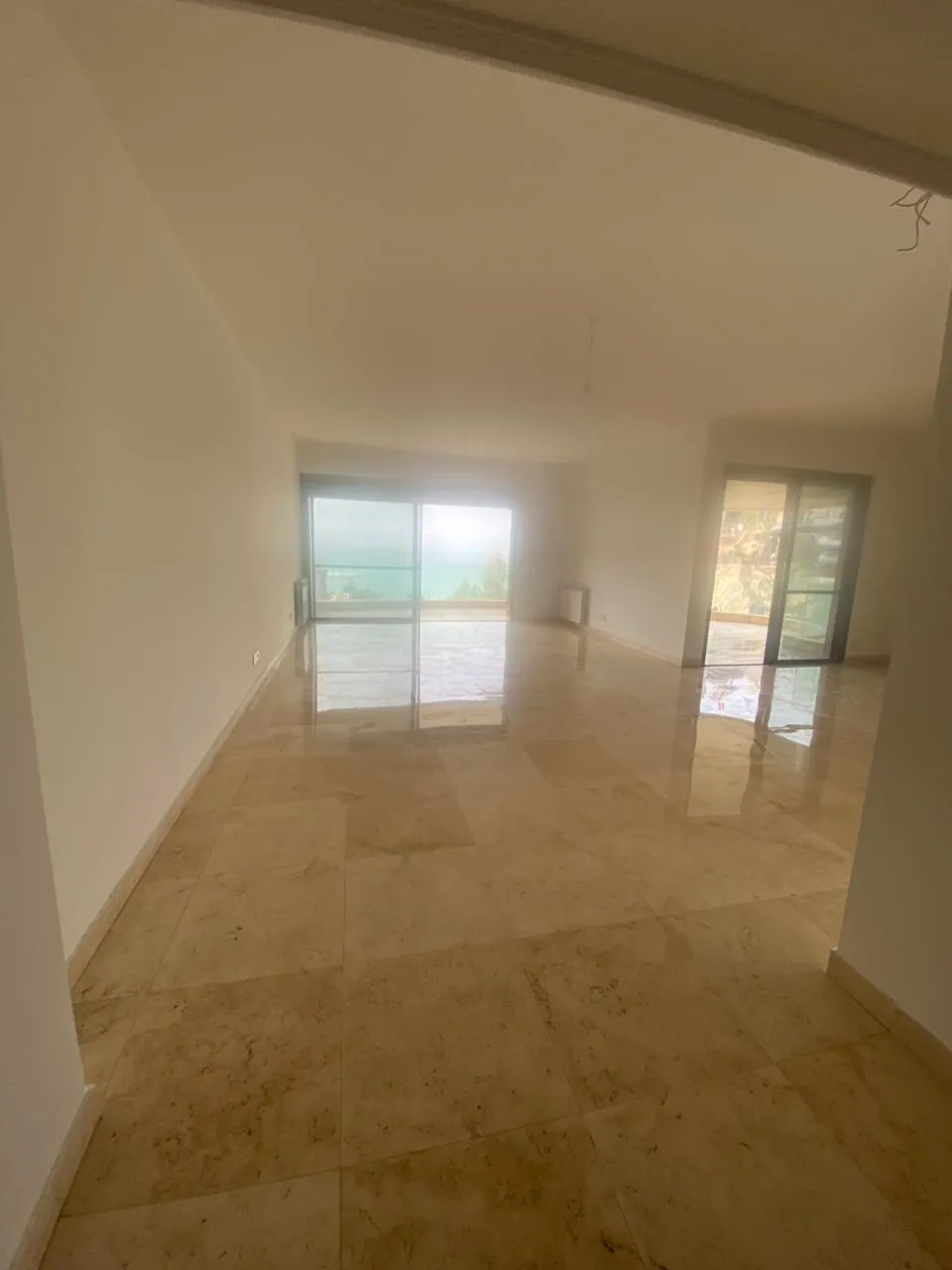 For Sale: Apartment in Dbayeh — الصورة 3