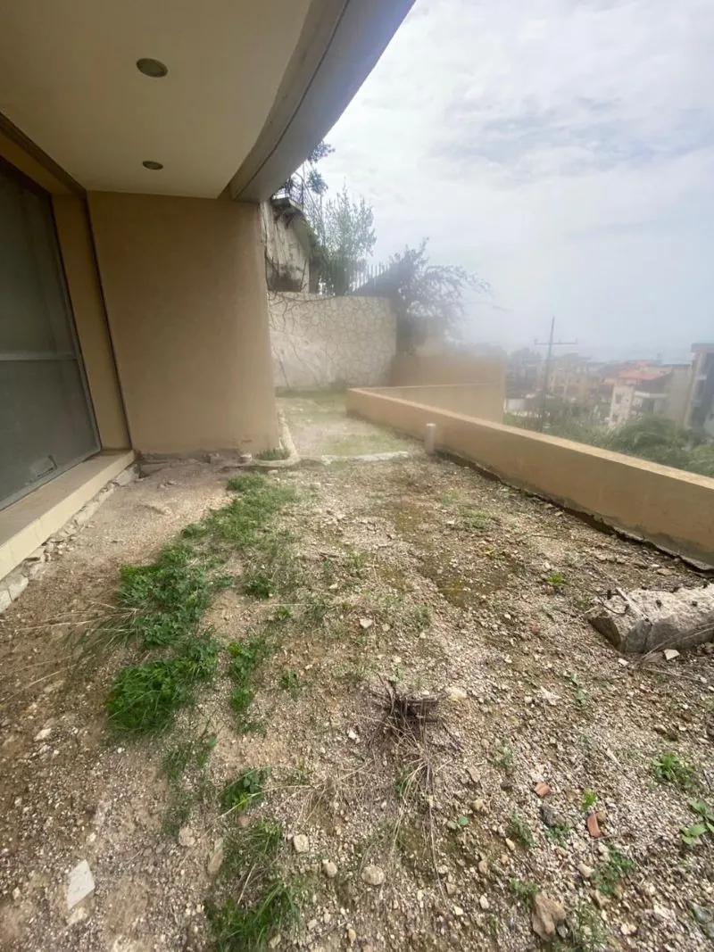 For Sale: Apartment in Dbayeh — photo 3